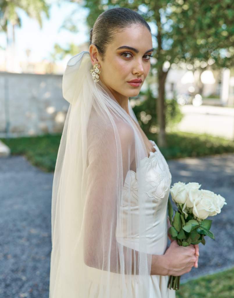 Elisa Bow Veil - Cream Bow with Tulle Trail Tulle Bow Veil main image 4