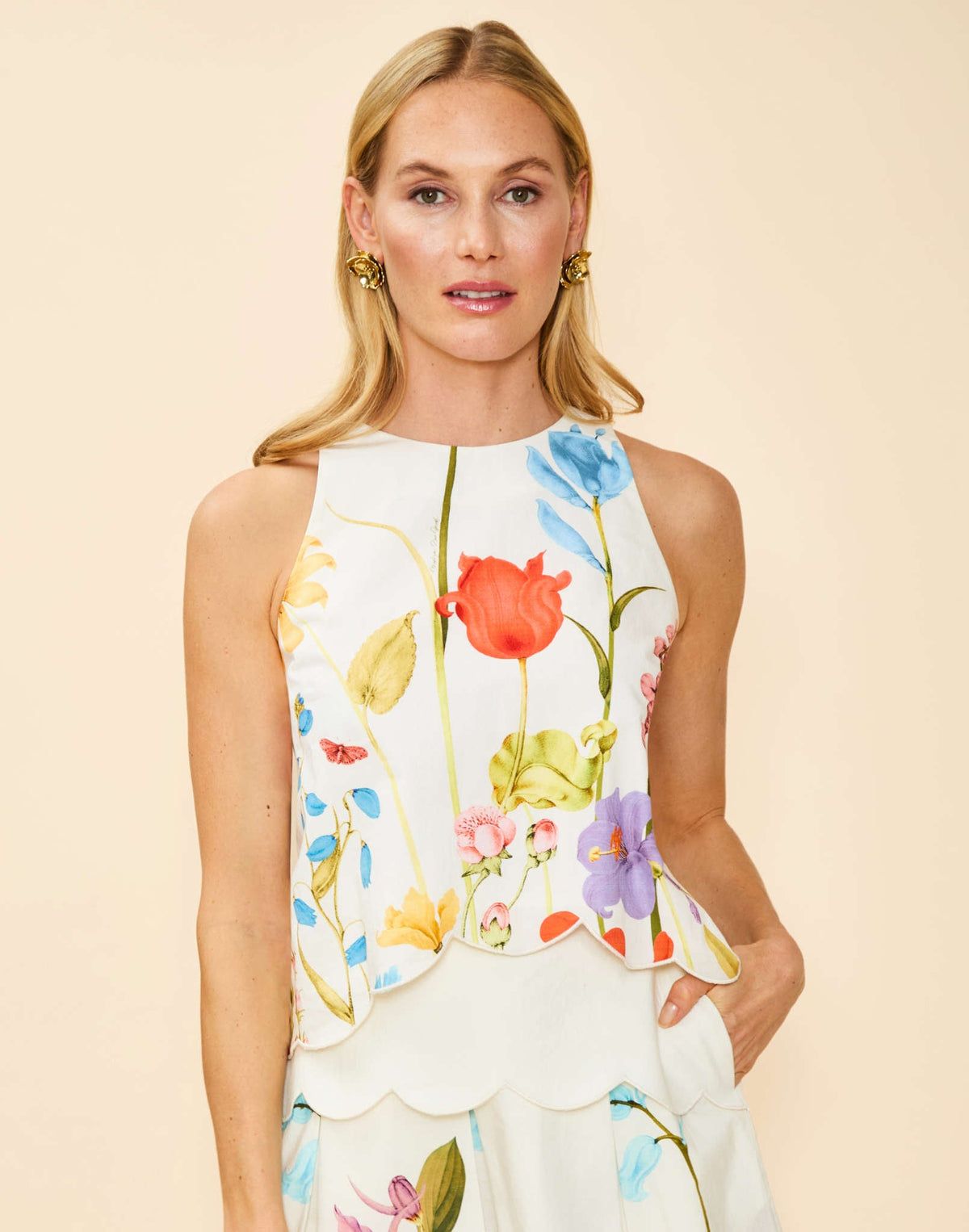 Prism Scallop Tank Top in Garden Muse cotton poplin with racerback silhouette, embroidered scalloped hem, and crew neckline.