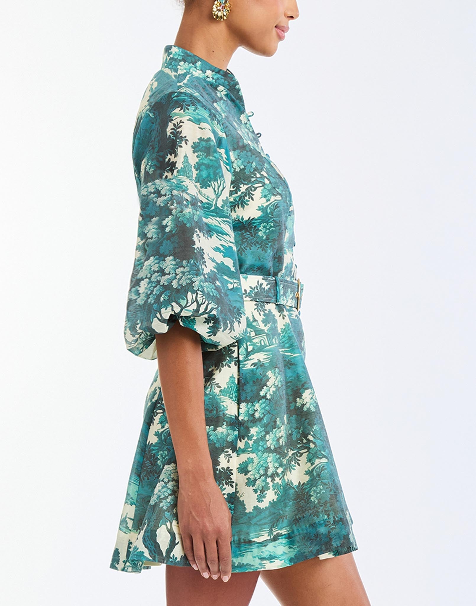 Valencia Mini Dress in Ceramic Toile side – daytime mini dress with mandarin collar, balloon sleeves, side seam pockets, and A-line silhouette by Mestiza New York.