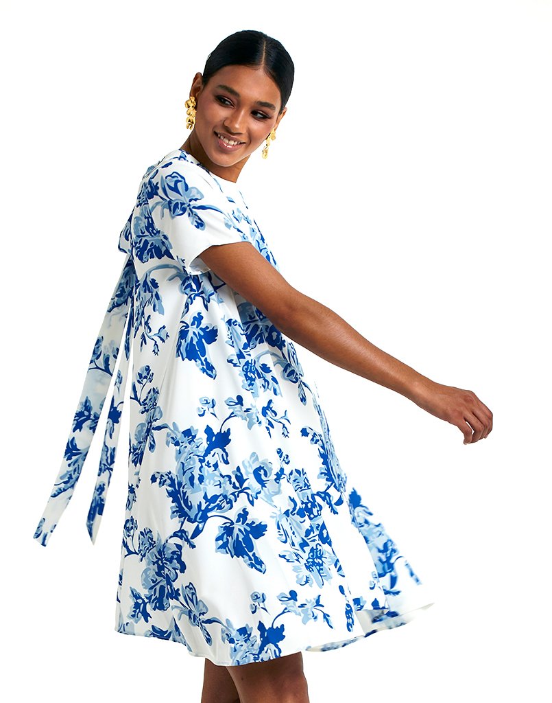 Short sleeved mini dress in printed stretch crepe